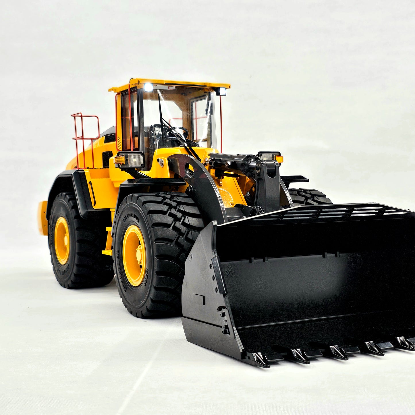 RC 1/14 Volvo Radlader L260 MT-Models