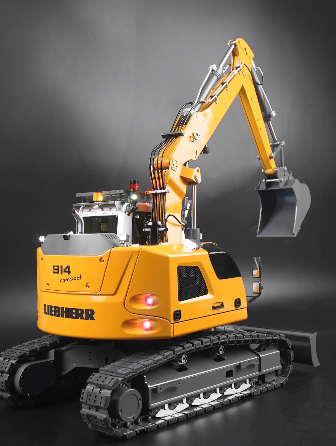 RC 1/14 Liebherr R914 Excavator