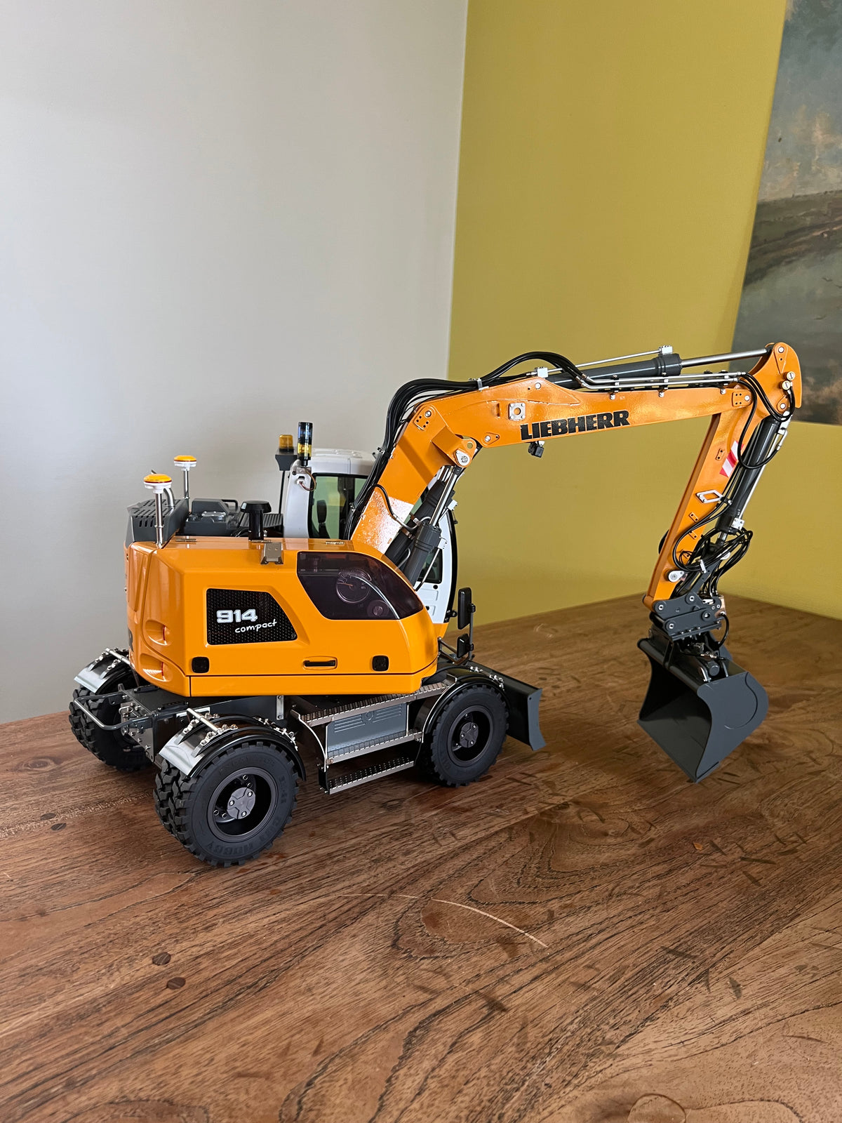 RC 1/14 Liebherr A914 Wheel Excavator CUT UPGRADED Version // No Hydraulic Support Legs