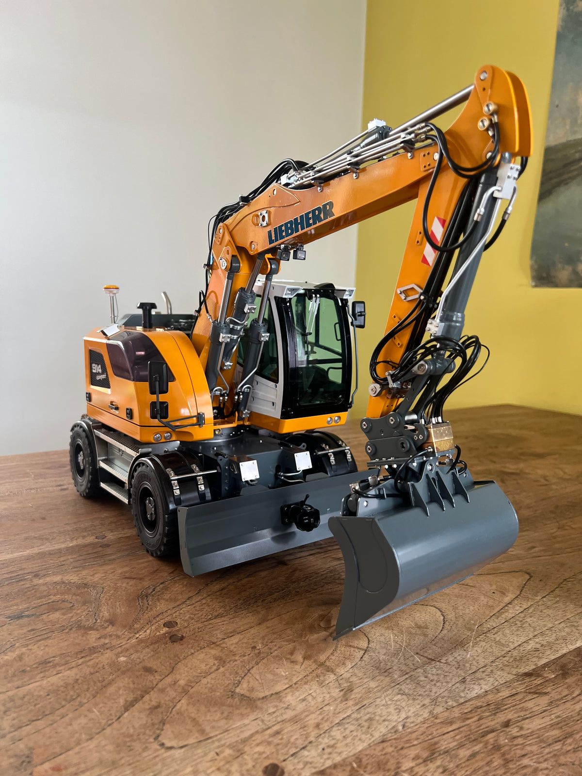 RC 1/14 Liebherr A914 Wheel Excavator CUT UPGRADED Version // No Hydraulic Support Legs