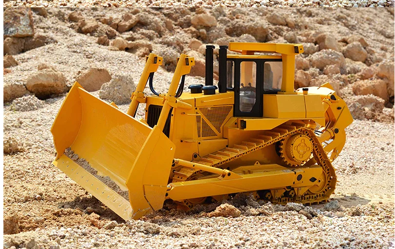 RC 1/14 CAT D9 Bulldozer