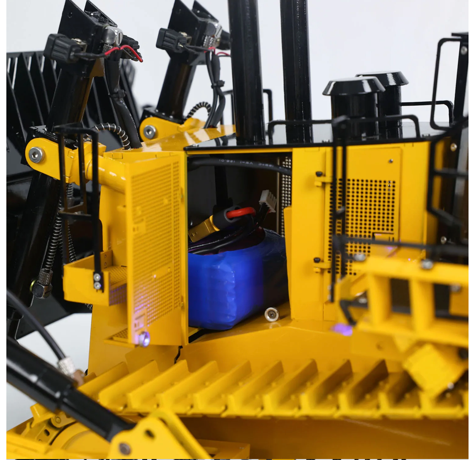 RC 1/14 CAT D11T Bulldozer
