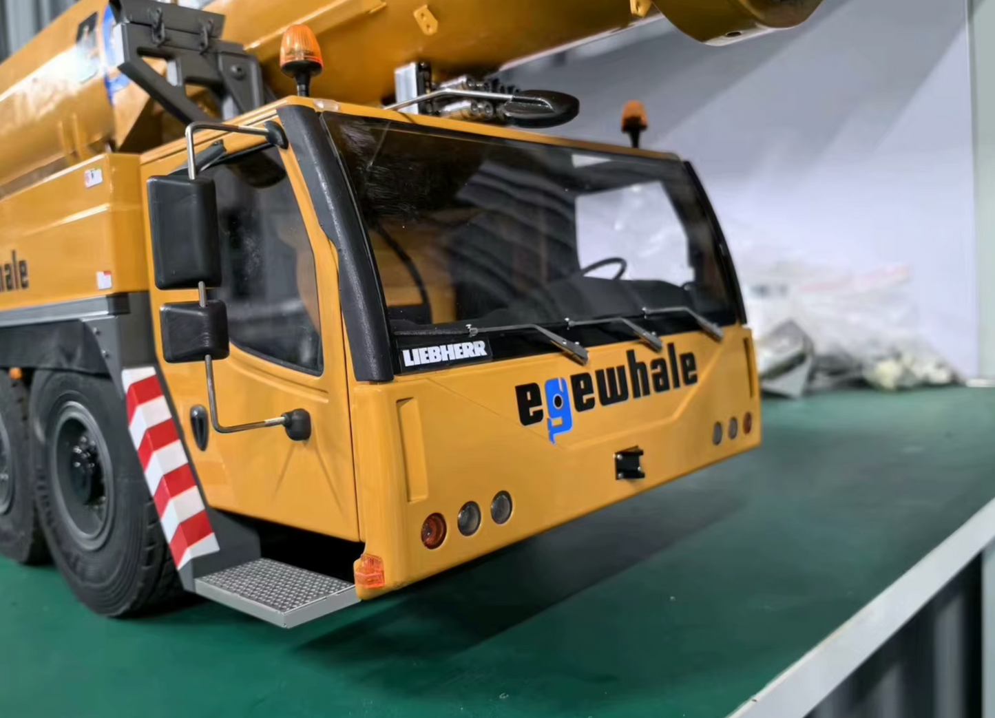 RC 1/14 Liebherr LTM 1350 Crane