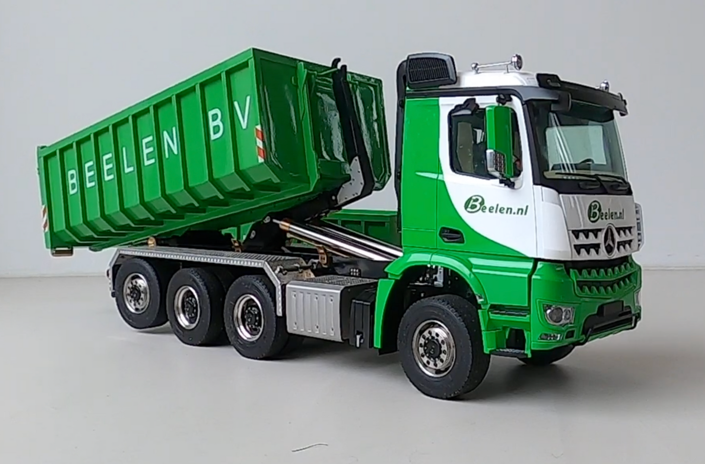 RC 1/14 MAN Arocs BEELEN 8x8 Hook Lift Truck Scaleclub
