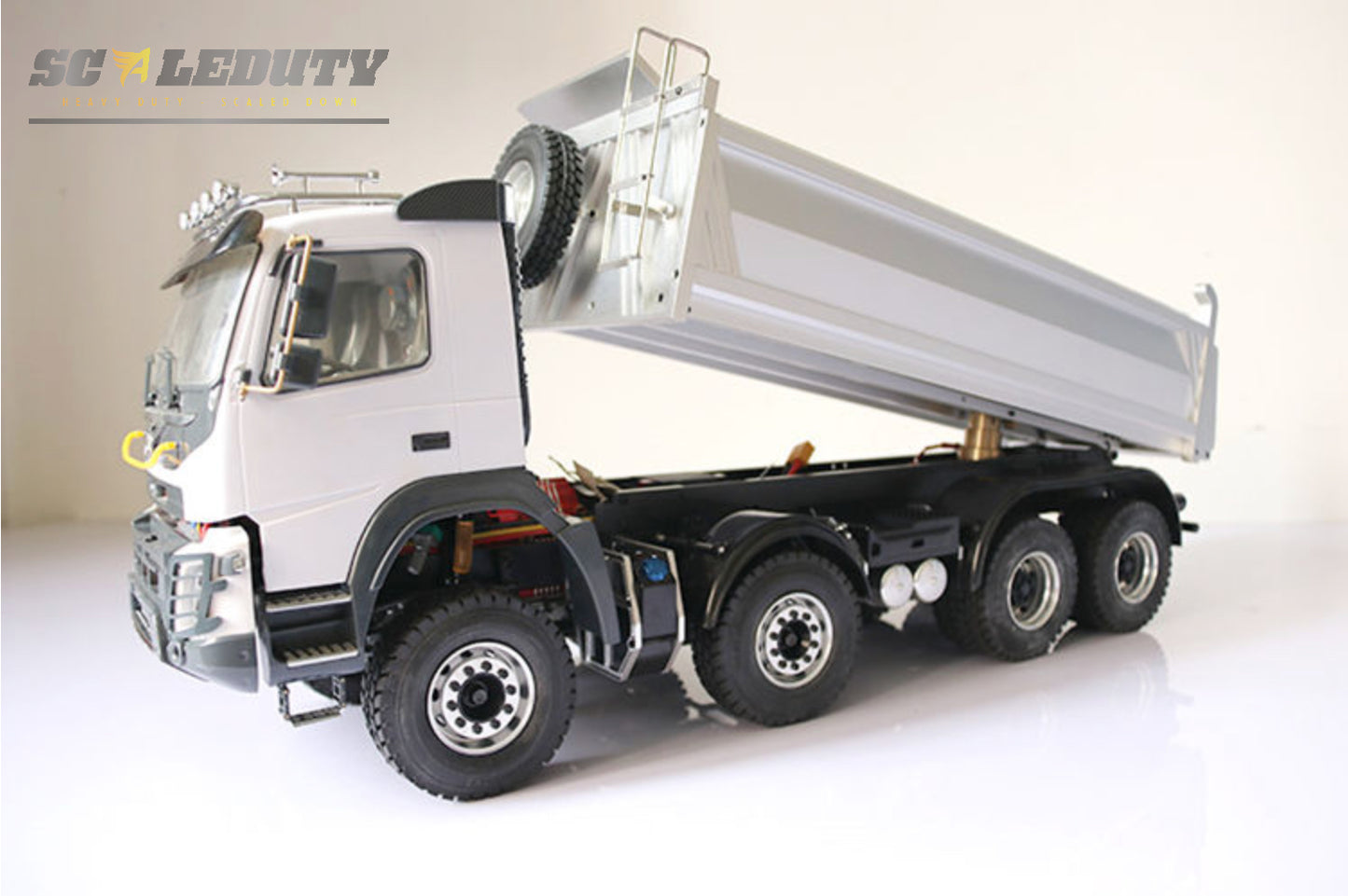RC 1/14 Volvo 8 x 8 Dump Truck JDM
