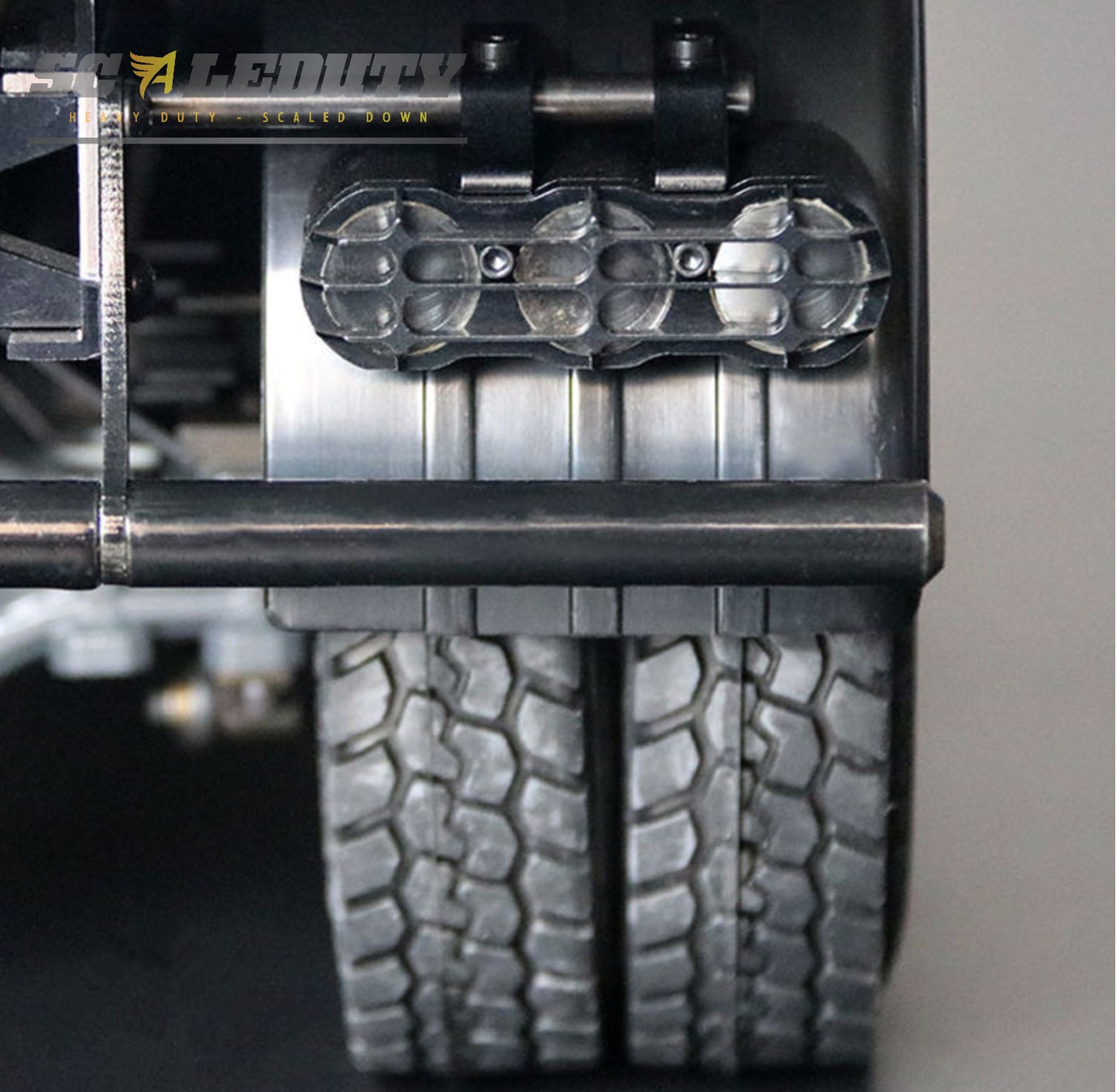 RC 1/14 Volvo 8 x 8 Dump Truck JDM