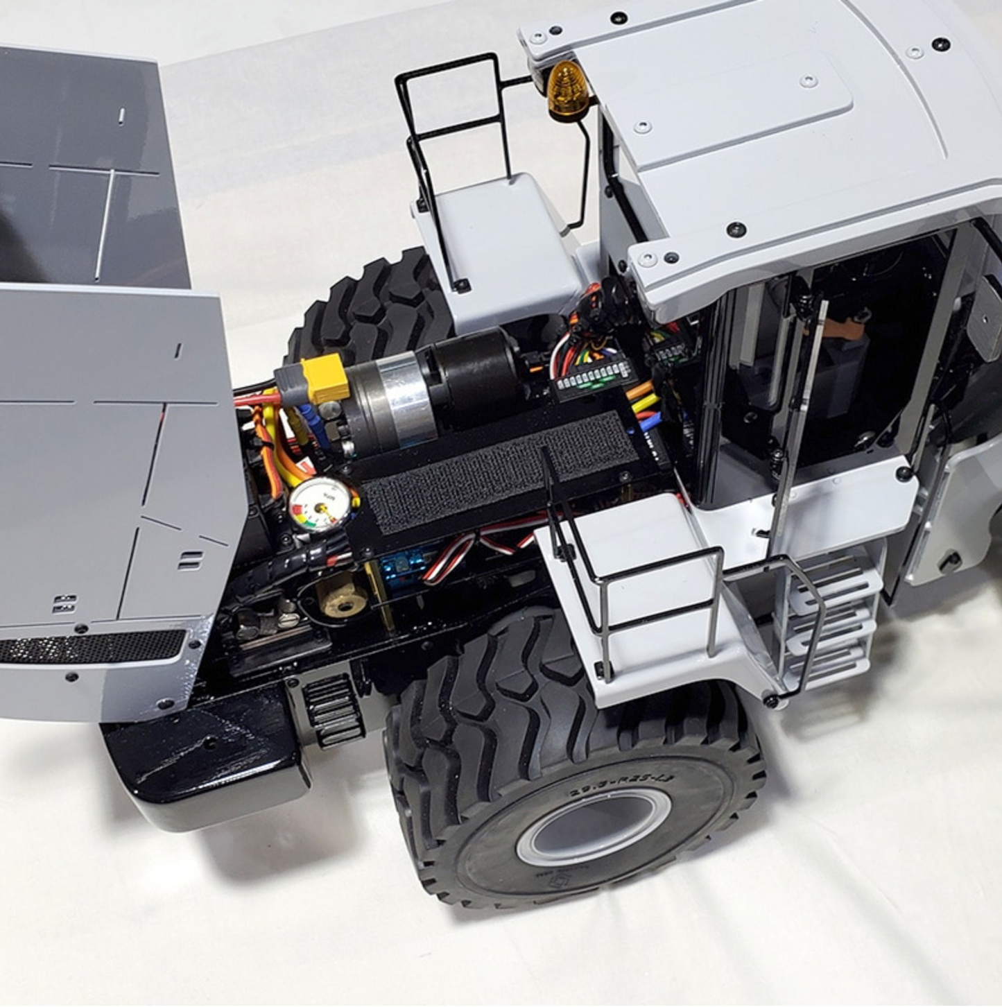 RC 1/14 CAT 970K Radlader JDM