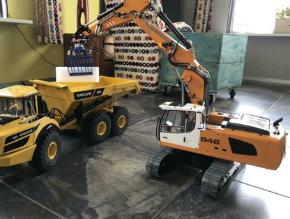RC 1/14 Liebherr R946 Raupenbagger mit Dreifachausleger